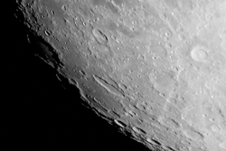 Ripresa dei crateri Shickard Shiller e Tycho. Riprese effettuate con una Canon EOS 350D su riflettore Vixen VMC200;  pose di 1/1000 a 800 ISO. Foto di Bruno Pulcinelli.