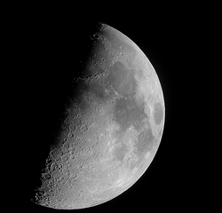 Luna fotografata in H-alpha con il telescopio principale dell'osservatorio.