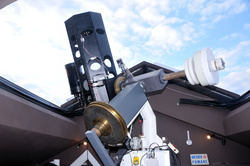 I circa 130 kg di contrappesi, in parte appositamente realizzati, e in parte ricavati da pesi da palestra.