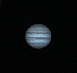 Giove ripreso da Bruno Pulcinelli da Toffia (RI) alle 01:30 del 17/04/17. Maksutov MK127 “Black Diamond” con Barlow 2x. Camera planetaria ASI120MC, video di 60sec. Elaborazione con Autostakkert 2 e Registax 6.