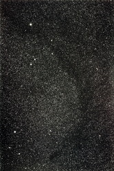 Nebulosa oscura “Lucertola” (Barnard 138) in Aquila. Camera QHY8L su rifrattore apo SharpStar ED65.   Montatura Avalon Linear,  autoguida con PHD2,  posa 10 minuti.