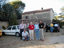 Marsden durante il congresso UAI 2001, circondato dai soci ARA.