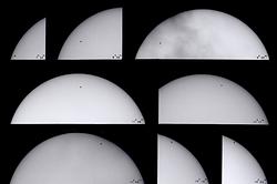 Roma, 7 maggio 2003. Inizio transito 07h 11m 50s, fine transito 12h 32m 23s. Telescopio Pronto Televue 70mm/480mm. Foto in proiezione di oculare da 20mm. Tempi da 1/8 a 1/15. Filtro Baader astrosolar, composizione di più foto su pellicola Kodak 100 TMAX B