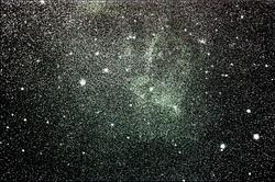 Nebulosa a emissione Sh2-157 tra Cassiopea e Cefeo. Camera CCD QHY-8L con rifrattore apo Sharpstar ED65. Singola posa 10 min. Foto di Bruno Pulcinelli
